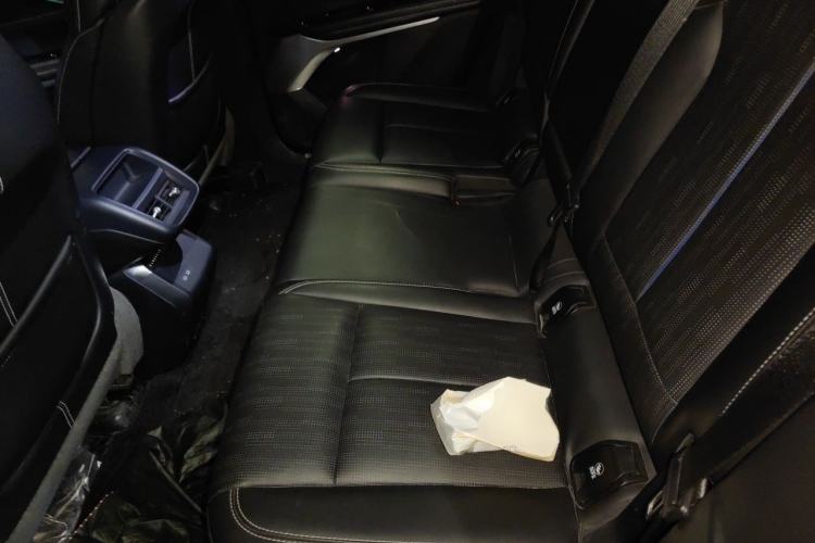 Used Cadillac LYRIQ 2022 Rear-Drive Long-Range Luxury Edition Interior 4