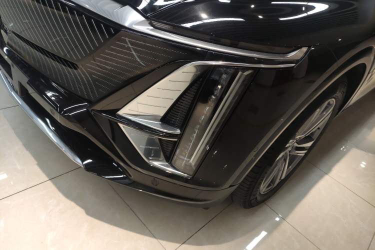 Used Cadillac LYRIQ 2022 Rear-Drive Long-Range Luxury Edition Left Front Headlight