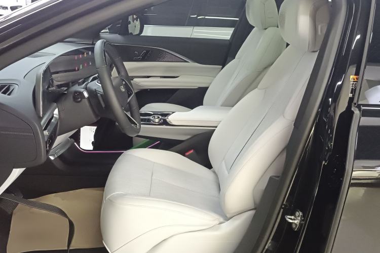 Used Cadillac LYRIQ 2022 Rear-Drive Long-Range Luxury Edition Left Front Seat
