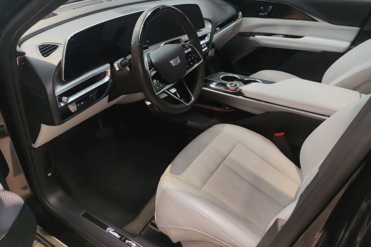 Used Cadillac LYRIQ 2022 Rear-Drive Long-Range Luxury Edition Left Front Seat