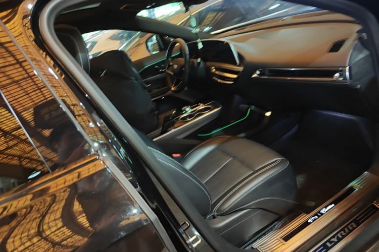 Used Cadillac LYRIQ 2022 Rear-Drive Long-Range Luxury Edition Right Front Seat