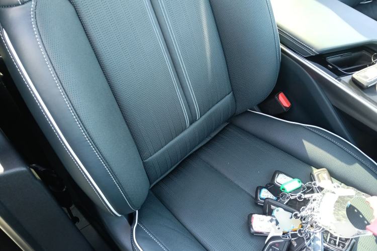 Used Cadillac LYRIQ 2022 Four-Wheel-Drive High-Performance Deluxe Edition Right Front Seat