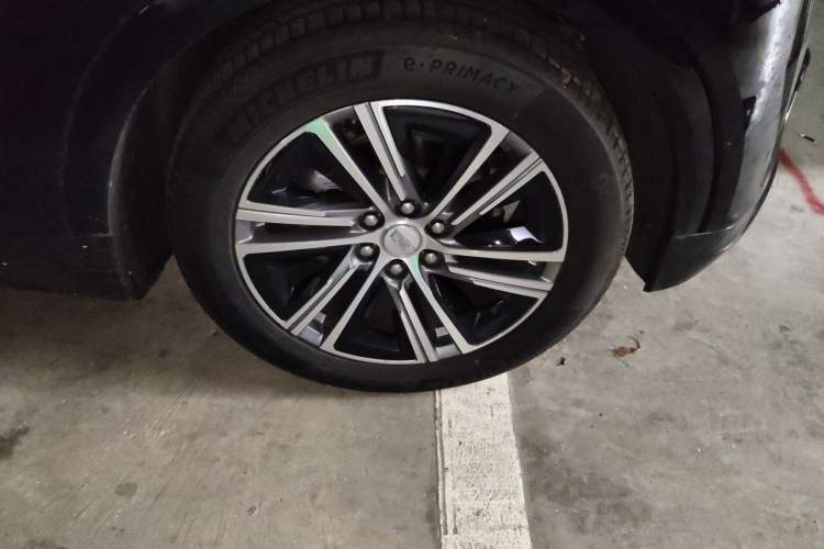 Used Cadillac LYRIQ 2022 Four-Wheel-Drive High-Performance Deluxe Edition Right Front Wheel Hub