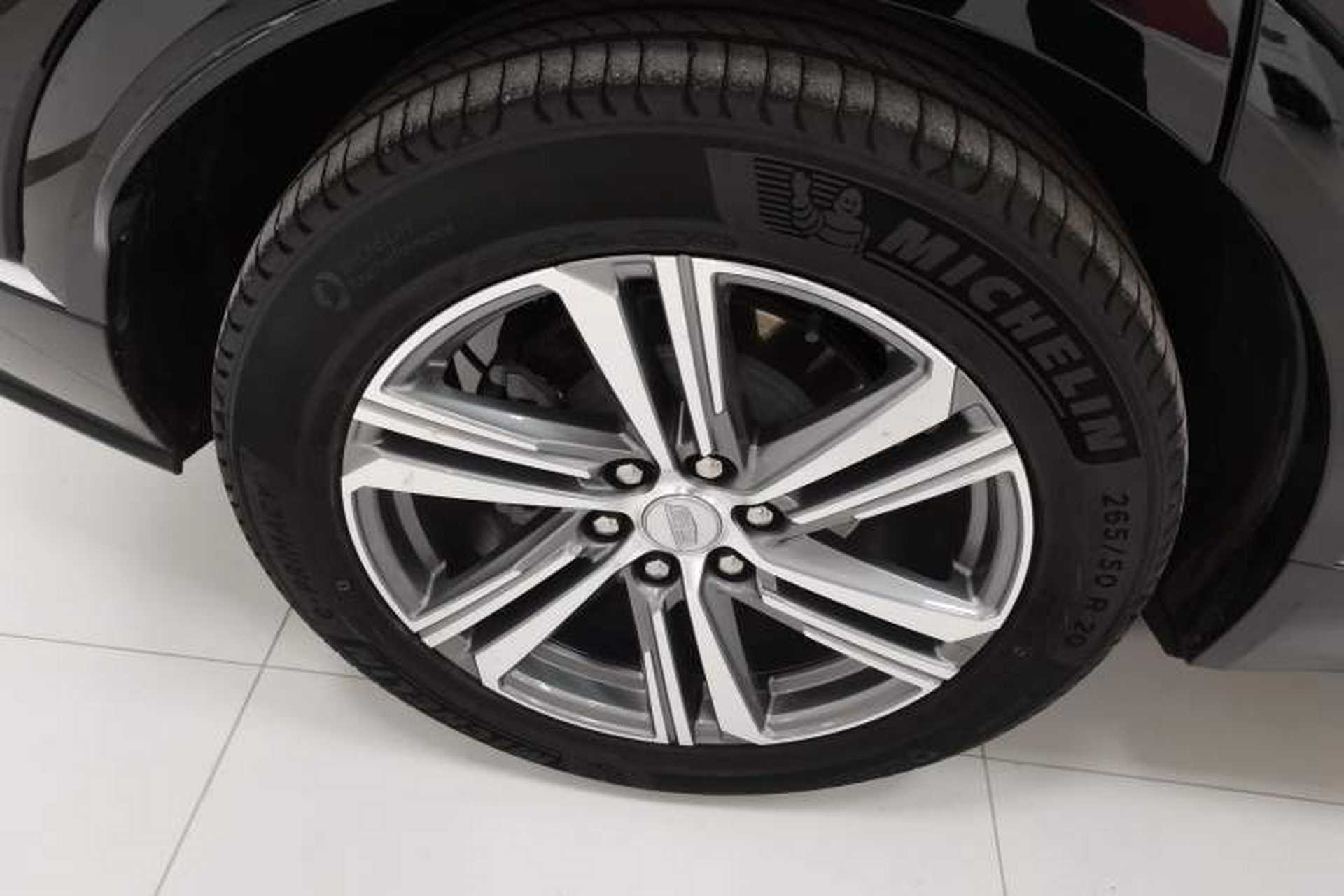 Used Cadillac LYRIQ 2022 Rear-Drive Long-Range Prestige Edition Right Rear Wheel Hub