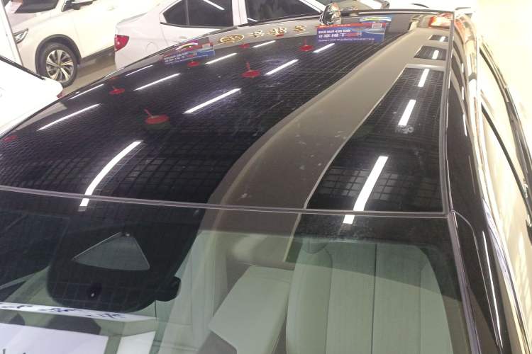 Used Cadillac LYRIQ 2022 Rear-Drive Long-Range Luxury Edition Roof