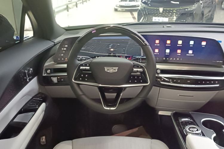 Used Cadillac LYRIQ 2022 Rear-Drive Long-Range Luxury Edition Steering Wheel