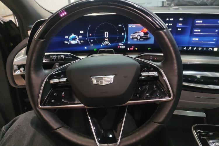 Used Cadillac LYRIQ 2022 Rear-Drive Long-Range Luxury Edition Steering Wheel