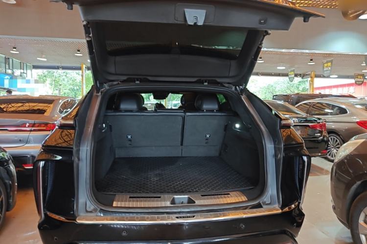 Used Cadillac LYRIQ 2022 Rear-Drive Long-Range Luxury Edition Trunk