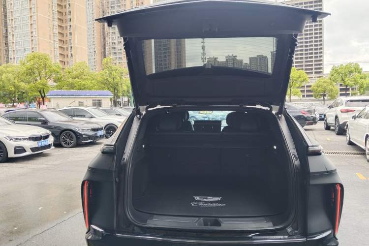 Used Cadillac LYRIQ 2022 Four-Wheel-Drive High-Performance Deluxe Edition Trunk