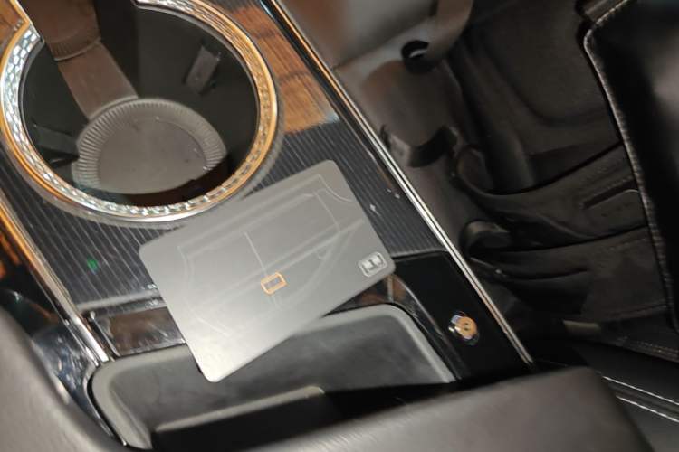Used Cadillac LYRIQ 2022 Rear-Drive Long-Range Luxury Edition Vehicle Key