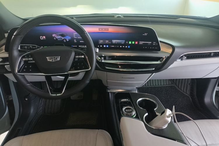 Used Cadillac LYRIQ 2022 Rear-Drive Long-Range Luxury Edition Center Console
