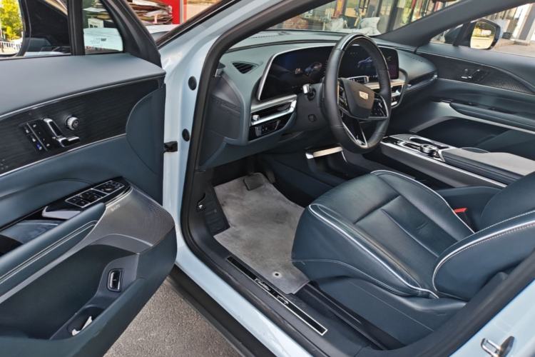 Used Cadillac LYRIQ 2022 Four-Wheel-Drive High-Performance Deluxe Edition Driver Seat
