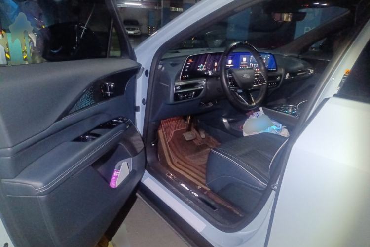 Used Cadillac LYRIQ 2022 Rear-Drive Long-Range Prestige Edition Driver Seat