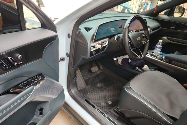 Used Cadillac LYRIQ 2022 Rear-Drive Long-Range Prestige Edition Driver Seat