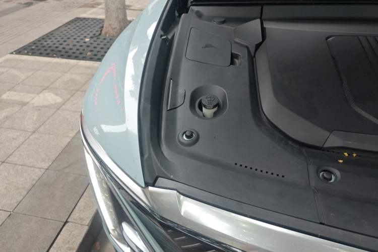 Used Cadillac LYRIQ 2022 Rear-Drive Long-Range Luxury Edition Engine Bay Right