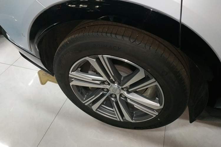 Used Cadillac LYRIQ 2022 Rear-Drive Long-Range Luxury Edition Exterior 4