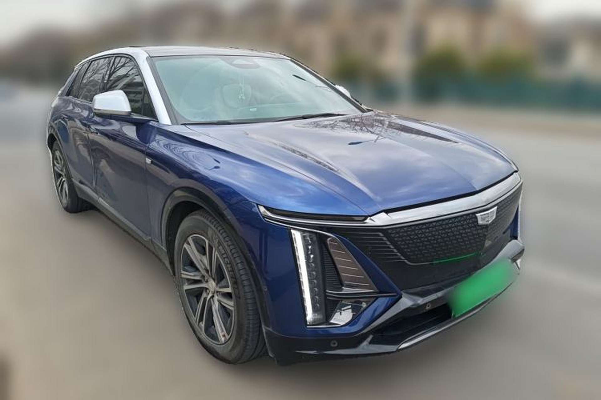 Used Cadillac LYRIQ 2022 Four-Wheel-Drive High-Performance Deluxe Edition Front Right 45 Deg