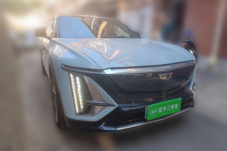 Used Cadillac LYRIQ 2022 Rear-Drive Long-Range Luxury Edition Front Right 45 Deg