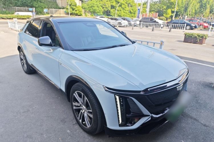 Used Cadillac LYRIQ 2022 Four-Wheel-Drive High-Performance Deluxe Edition Front Right 45 Deg