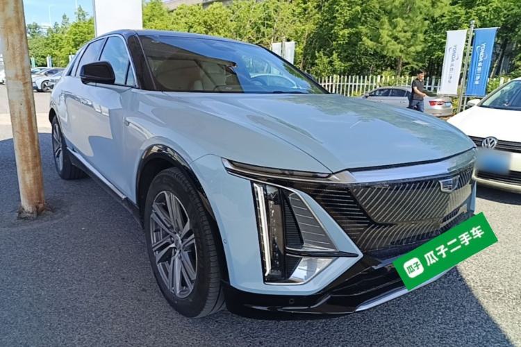 Used Cadillac LYRIQ 2022 Rear-Drive Long-Range Luxury Edition Front Right 45 Deg