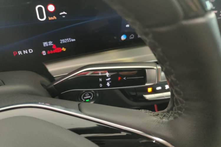 Used Cadillac LYRIQ 2022 Rear-Drive Long-Range Luxury Edition Gear Lever