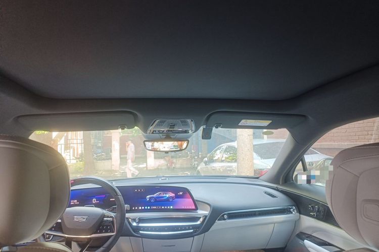 Used Cadillac LYRIQ 2022 Rear-Drive Long-Range Luxury Edition Headliner
