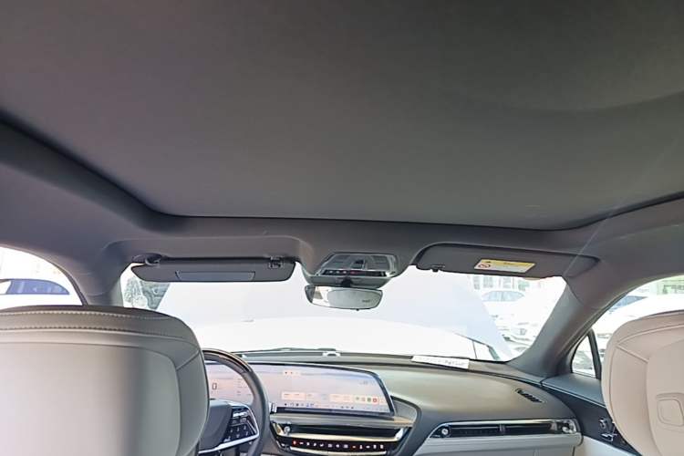 Used Cadillac LYRIQ 2022 Rear-Drive Long-Range Luxury Edition Headliner
