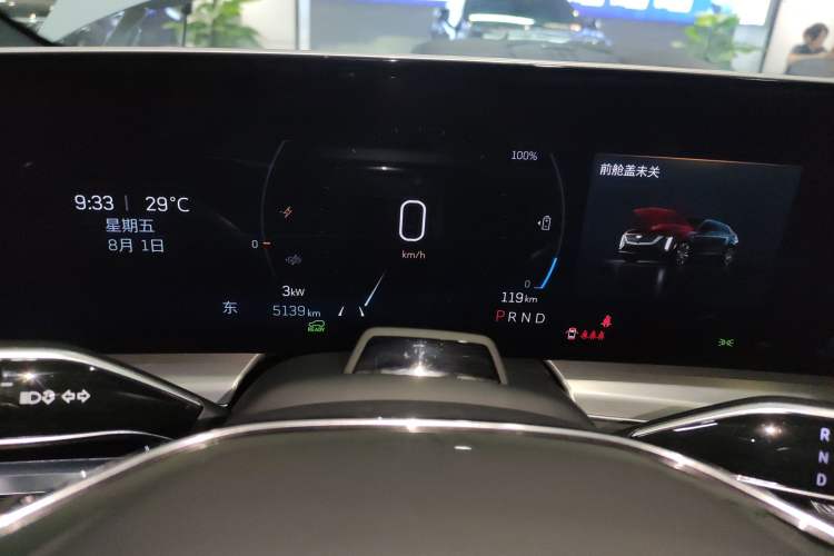 Used Cadillac LYRIQ 2022 Rear-Drive Long-Range Luxury Edition Instrument Cluster