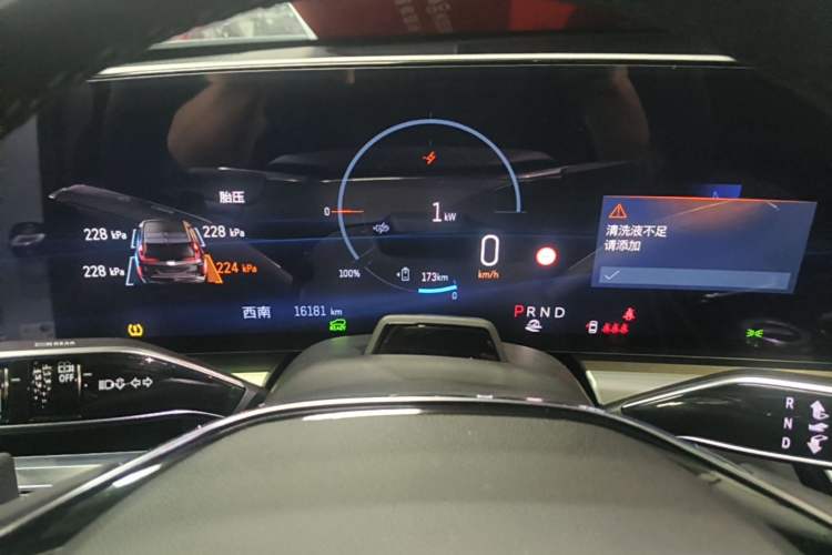 Used Cadillac LYRIQ 2022 Rear-Drive Long-Range Luxury Edition Instrument Cluster