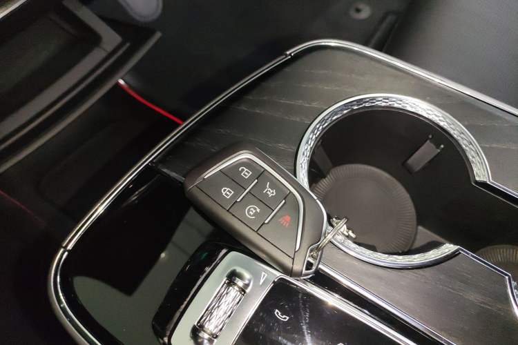 Used Cadillac LYRIQ 2022 Rear-Drive Long-Range Luxury Edition Interior 1