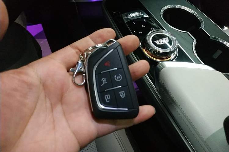 Used Cadillac LYRIQ 2022 Rear-Drive Long-Range Luxury Edition Interior 1