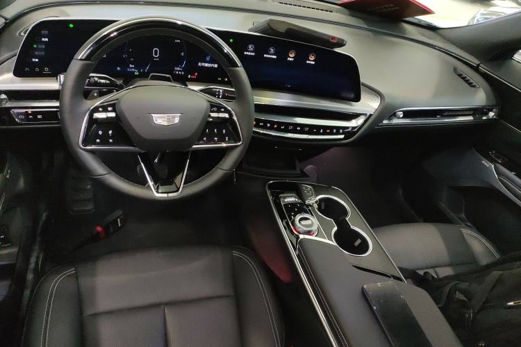 Used Cadillac LYRIQ 2022 Rear-Drive Long-Range Luxury Edition Interior 2