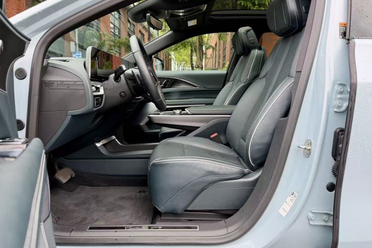 Used Cadillac LYRIQ 2022 Rear-Drive Long-Range Prestige Edition Interior 3