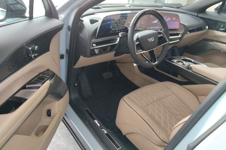 Used Cadillac LYRIQ 2022 Four-Wheel-Drive High-Performance Deluxe Edition Interior 3