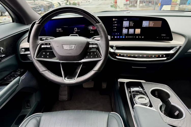 Used Cadillac LYRIQ 2022 Rear-Drive Long-Range Prestige Edition Interior 5