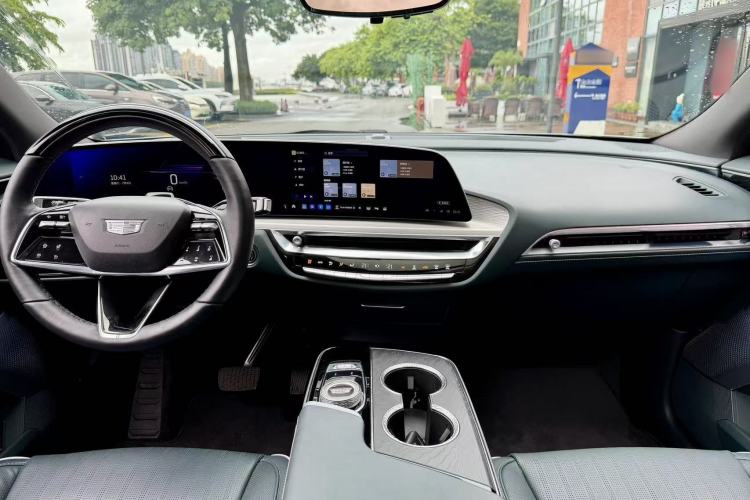 Used Cadillac LYRIQ 2022 Rear-Drive Long-Range Prestige Edition Interior 6