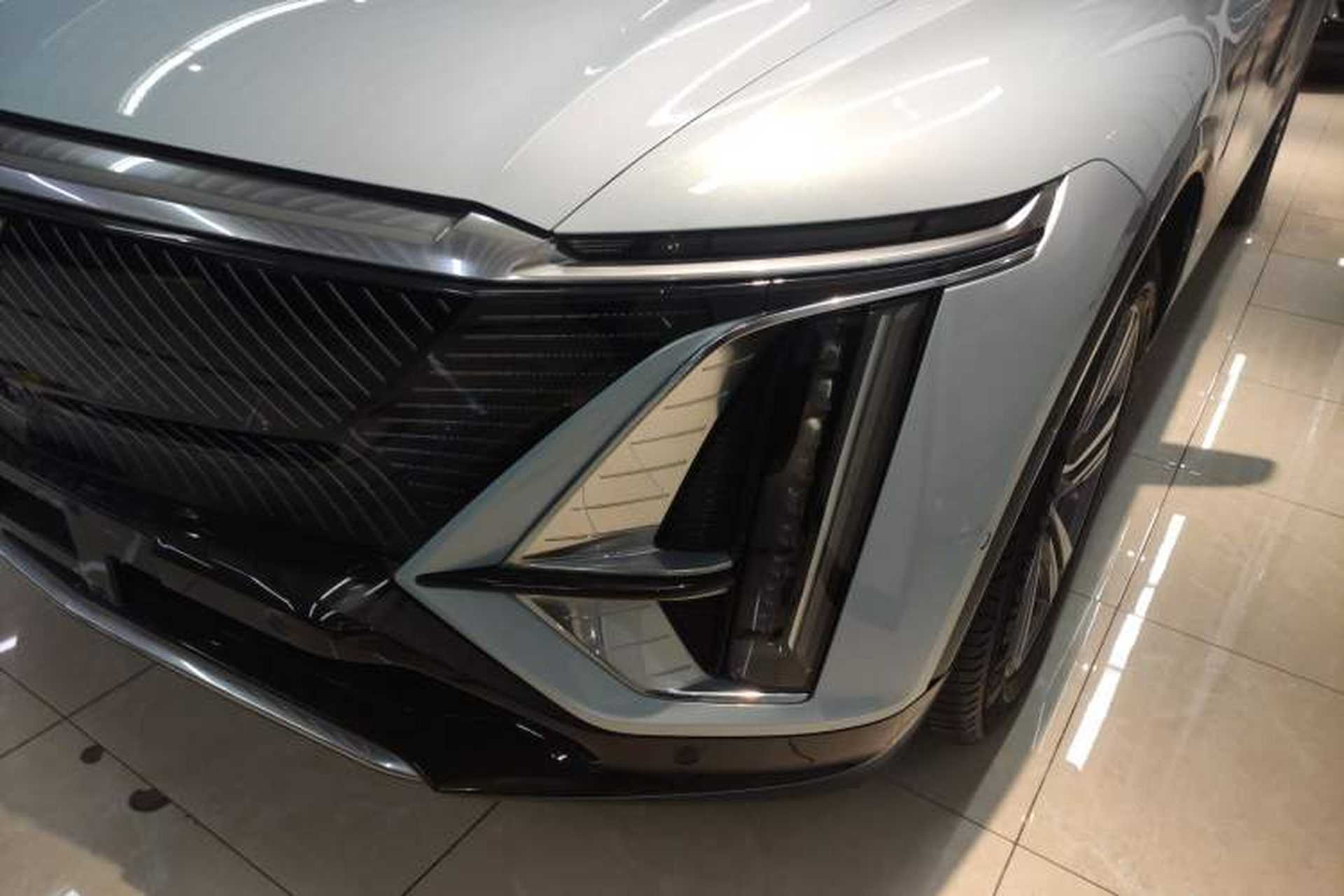 Used Cadillac LYRIQ 2022 Rear-Drive Long-Range Luxury Edition Left Front Headlight