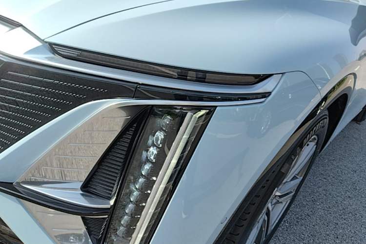 Used Cadillac LYRIQ 2022 Rear-Drive Long-Range Prestige Edition Left Front Headlight