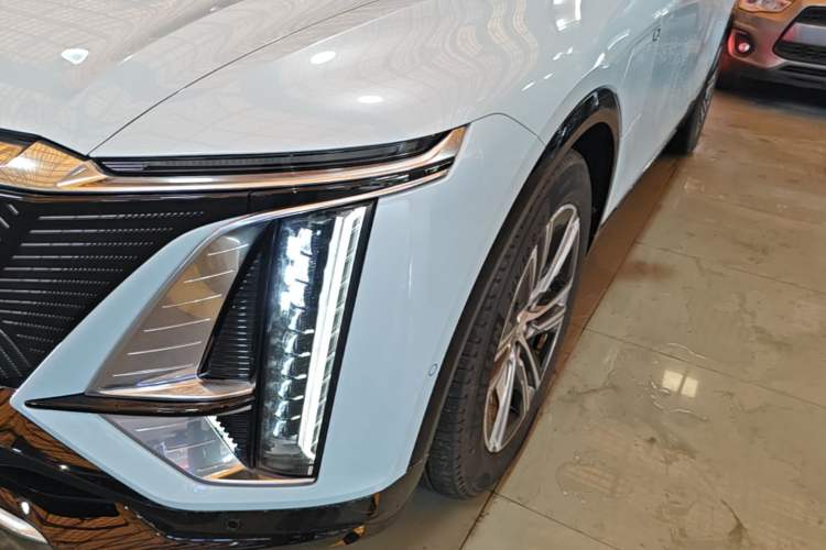 Used Cadillac LYRIQ 2022 Rear-Drive Long-Range Prestige Edition Left Front Headlight