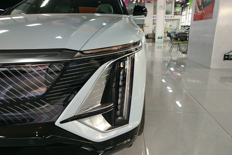 Used Cadillac LYRIQ 2022 Rear-Drive Long-Range Luxury Edition Left Front Headlight