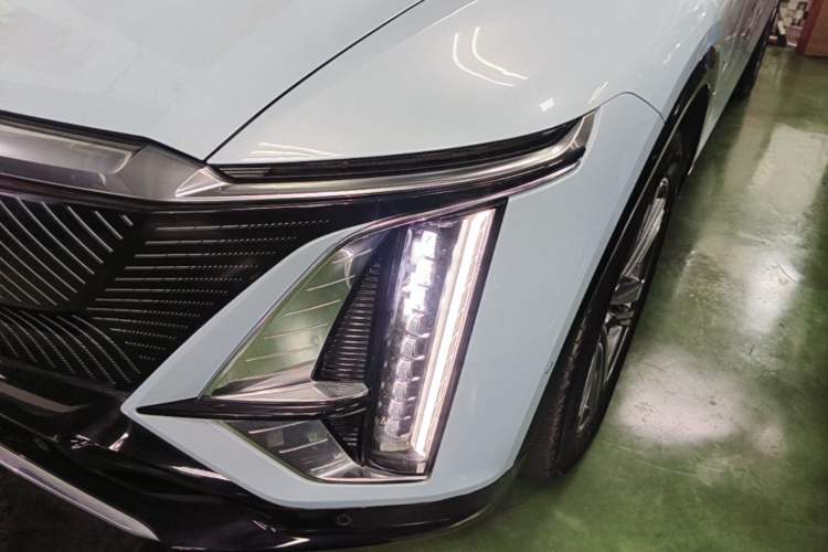 Used Cadillac LYRIQ 2022 Rear-Drive Long-Range Luxury Edition Left Front Headlight