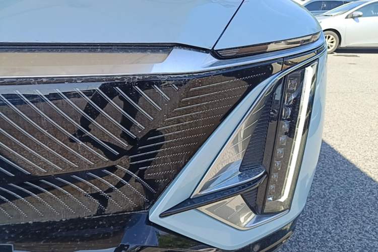 Used Cadillac LYRIQ 2022 Rear-Drive Long-Range Luxury Edition Left Front Headlight