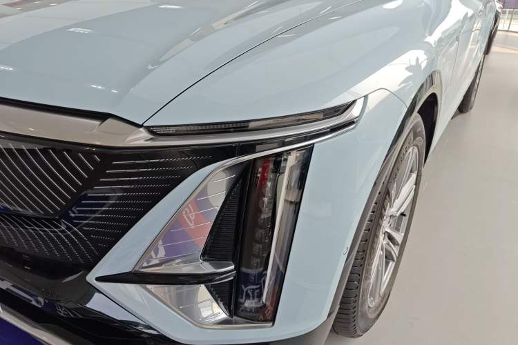 Used Cadillac LYRIQ 2022 Rear-Drive Long-Range Luxury Edition Left Front Headlight