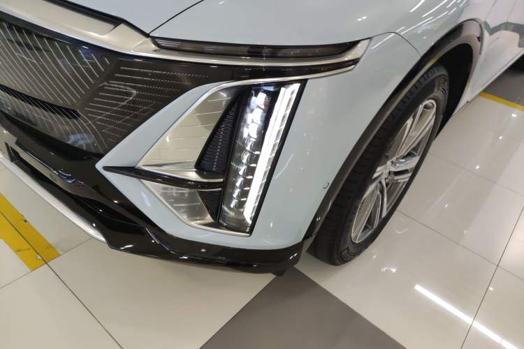 Used Cadillac LYRIQ 2022 Rear-Drive Long-Range Luxury Edition Left Front Headlight