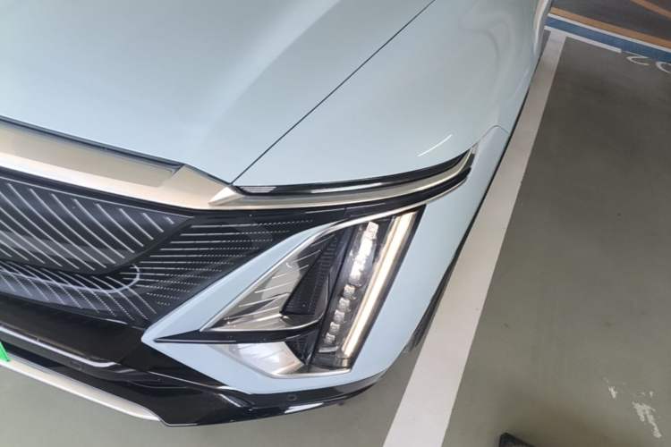 Used Cadillac LYRIQ 2022 Rear-Drive Long-Range Luxury Edition Left Front Headlight