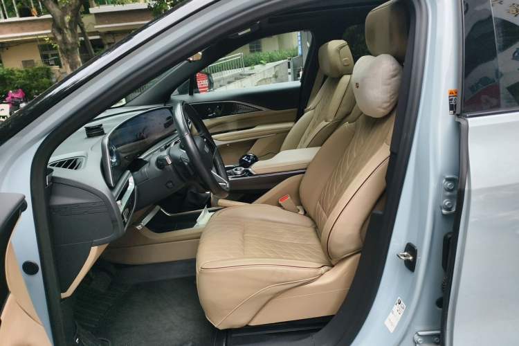 Used Cadillac LYRIQ 2022 Rear-Drive Long-Range Prestige Edition Left Front Seat
