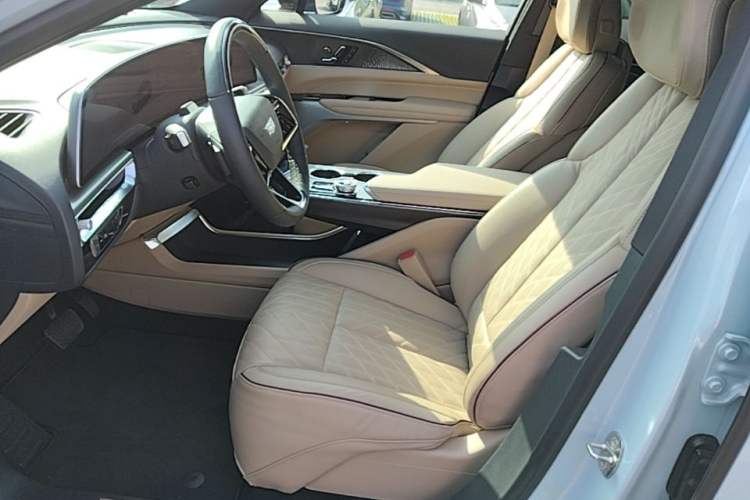 Used Cadillac LYRIQ 2022 Rear-Drive Long-Range Prestige Edition Left Front Seat