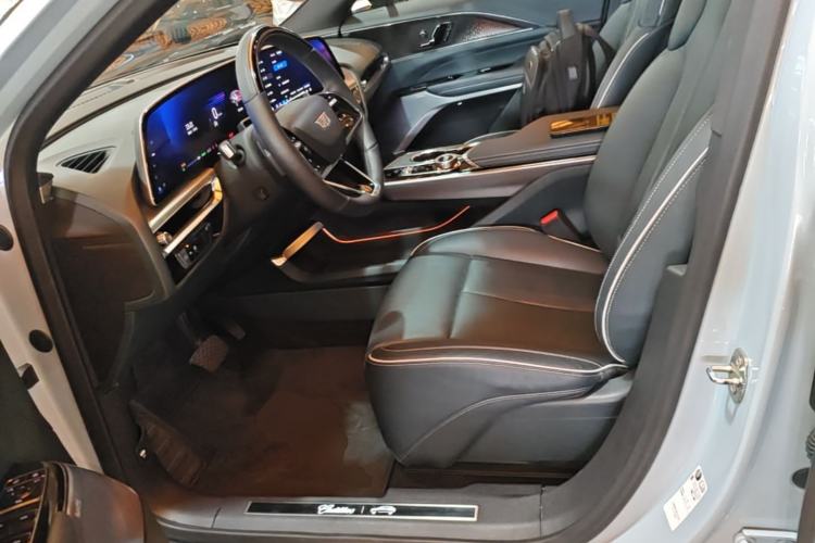 Used Cadillac LYRIQ 2022 Rear-Drive Long-Range Prestige Edition Left Front Seat