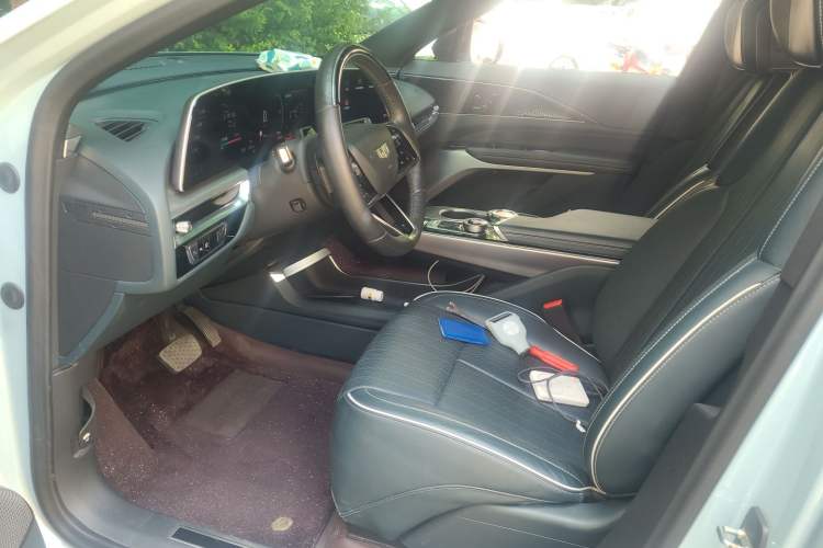Used Cadillac LYRIQ 2022 Four-Wheel-Drive High-Performance Deluxe Edition Left Front Seat