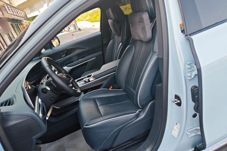 Used Cadillac LYRIQ 2022 Four-Wheel-Drive High-Performance Deluxe Edition Left Front Seat